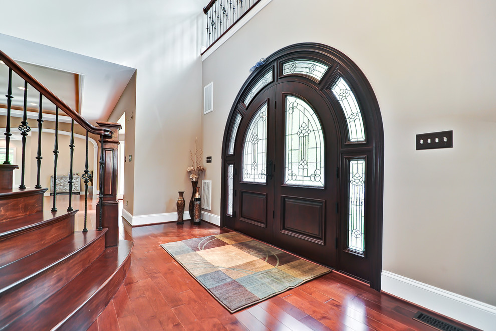 Inspiration for a timeless entryway remodel