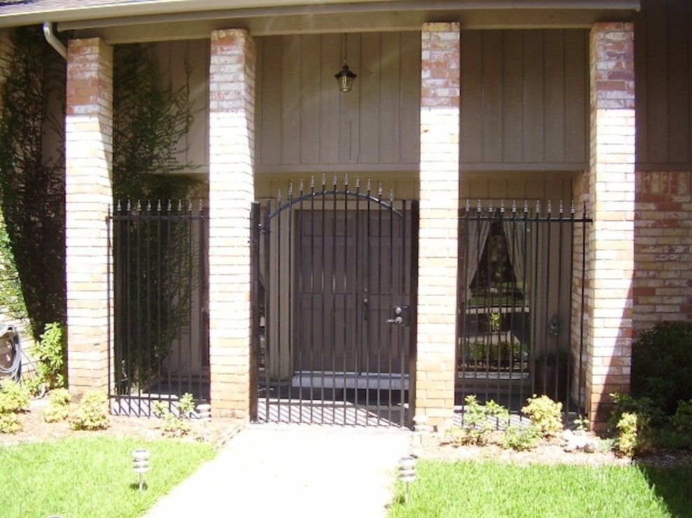 Walkthrough and Breezeway Gates Entrance Houston by TIM'S FENCES