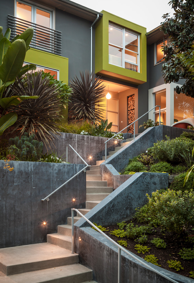 Moderne Haustür mit Betonboden in San Francisco