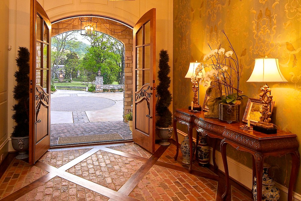 This is an example of a classic entrance in Nashville.