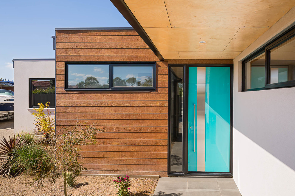 Moderne Haustür mit Einzeltür und blauer Haustür in Melbourne