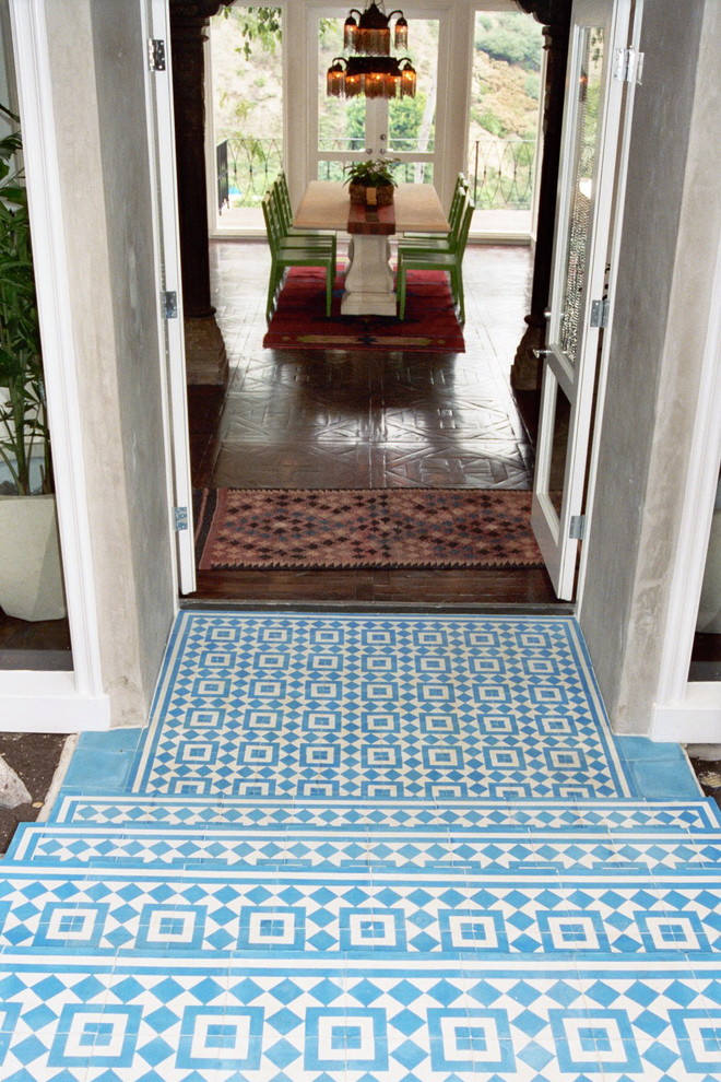 Inspiration for a mediterranean entrance in Los Angeles.