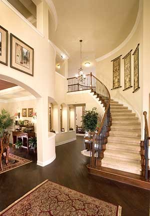 Example of a classic entryway design in Austin