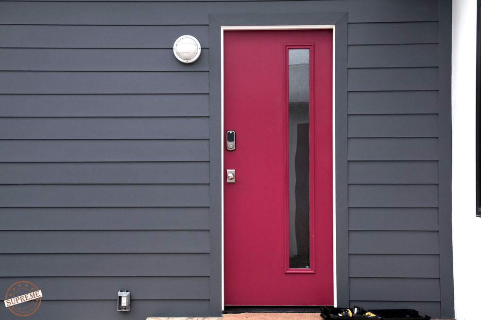 Стильный дизайн: входная дверь в современном стиле с двустворчатой входной дверью - последний тренд