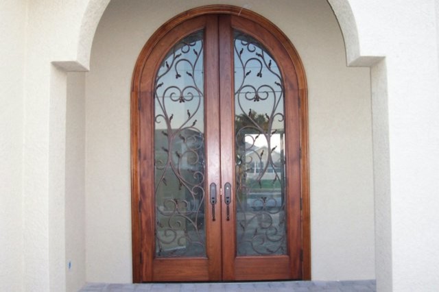 Example of an arts and crafts entryway design in Miami