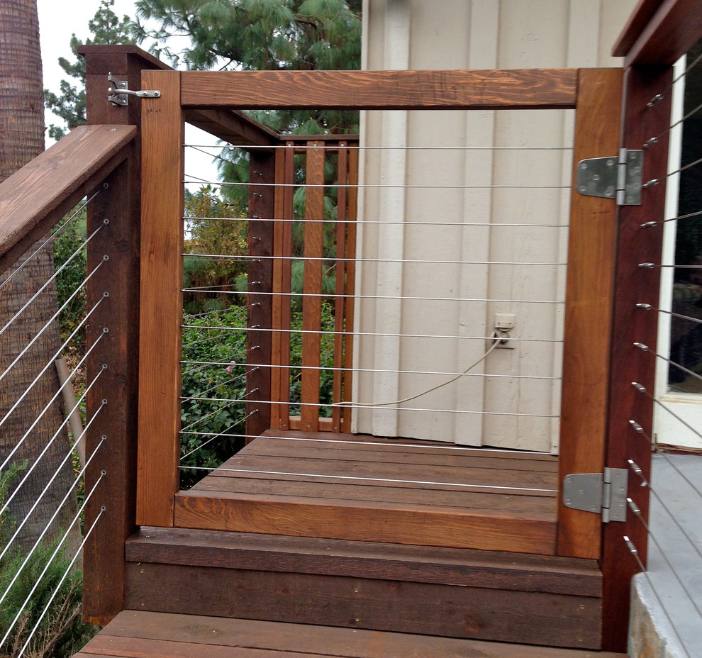 Entryway - modern entryway idea in San Diego