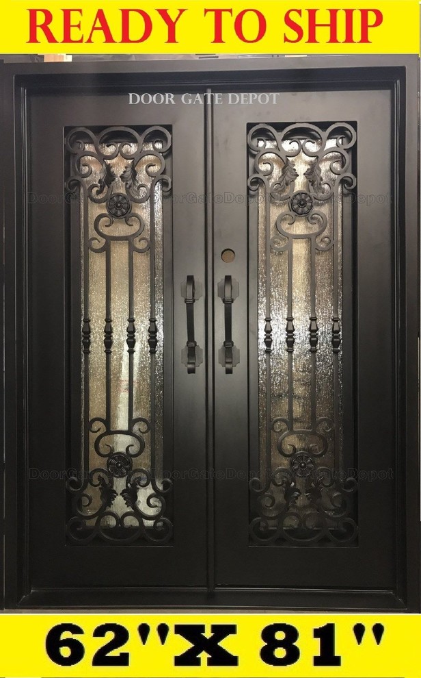 Пример оригинального дизайна: входная дверь в средиземноморском стиле с двустворчатой входной дверью
