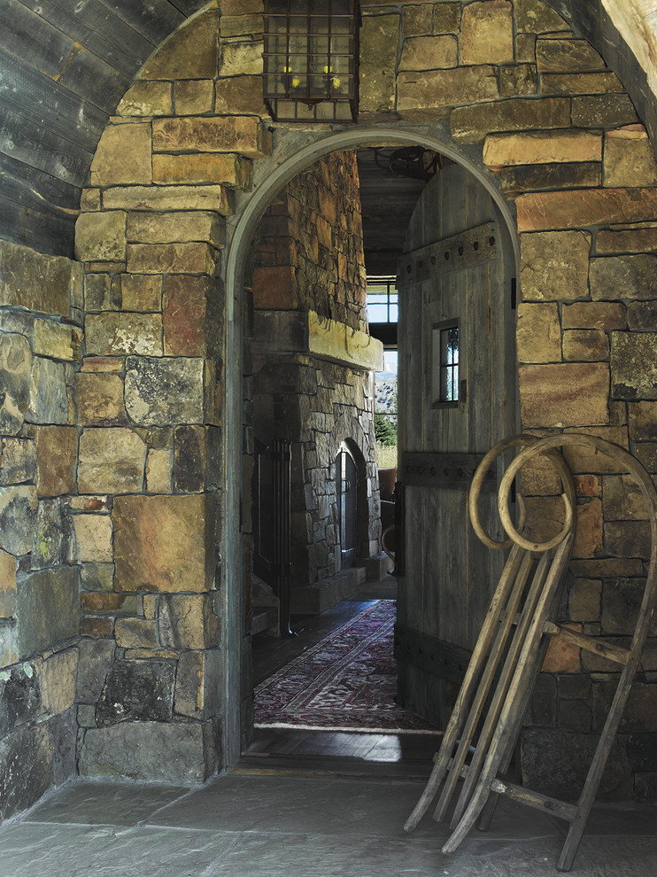 Example of a tuscan entryway design in Jackson
