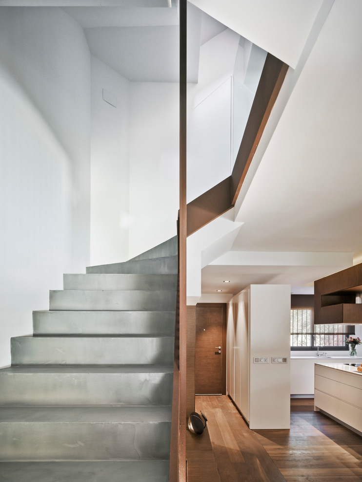 Staircase - modern staircase idea in Alicante-Costa Blanca