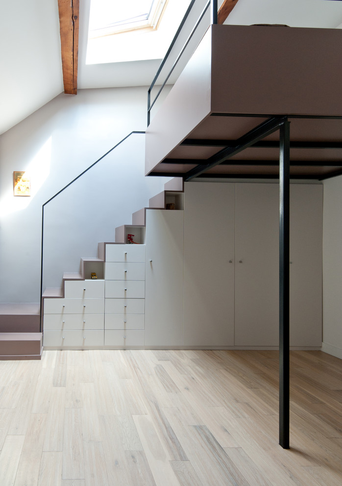 Moderne Treppe in Paris