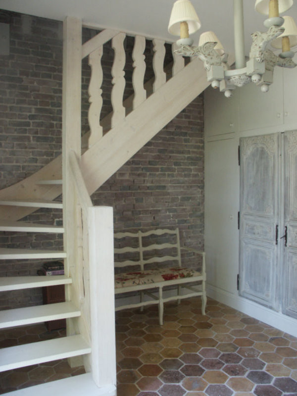Staircase - traditional staircase idea in Le Havre