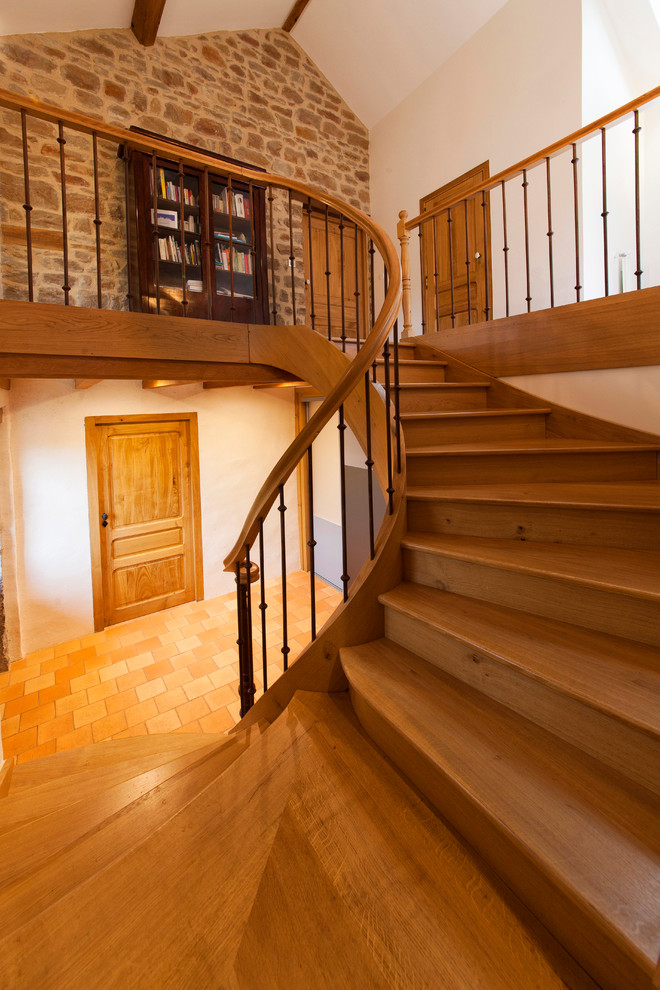 Escalier à la française deux quartiers tournants en Chêne débillardé — free download
