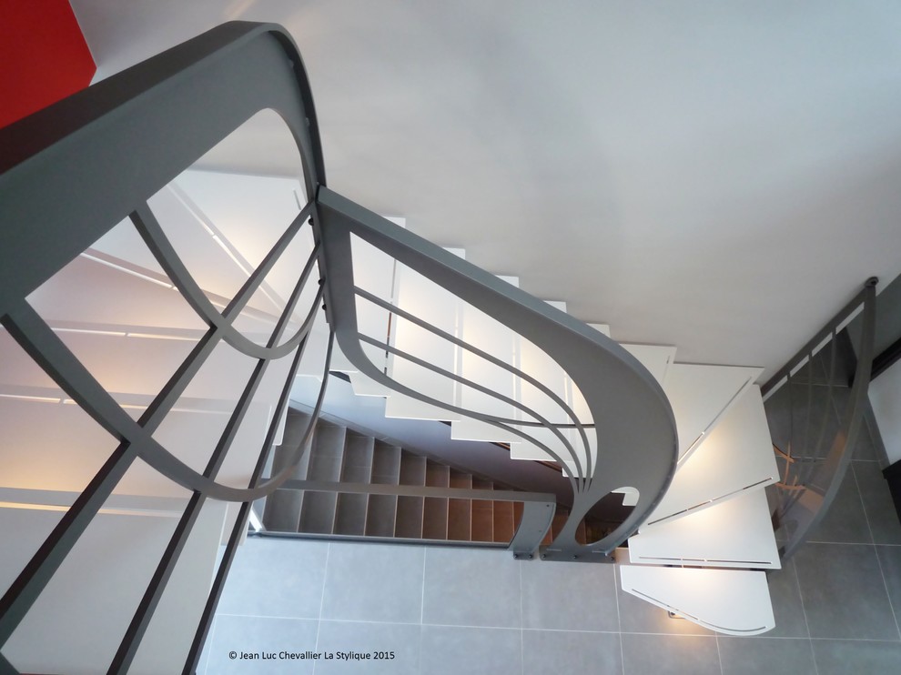 Inspiration for a contemporary staircase remodel in Paris