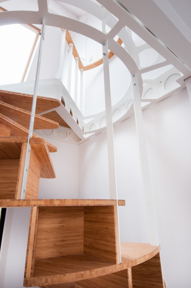 Design ideas for a contemporary staircase in Paris.