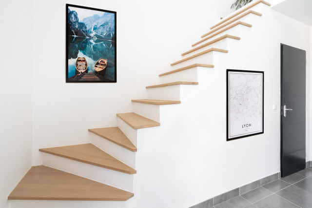 Escalier quart tournant en béton avec marches en bois massif - Moderne -  Escalier - par LA BOUTIQUE DU BOIS.COM | Houzz