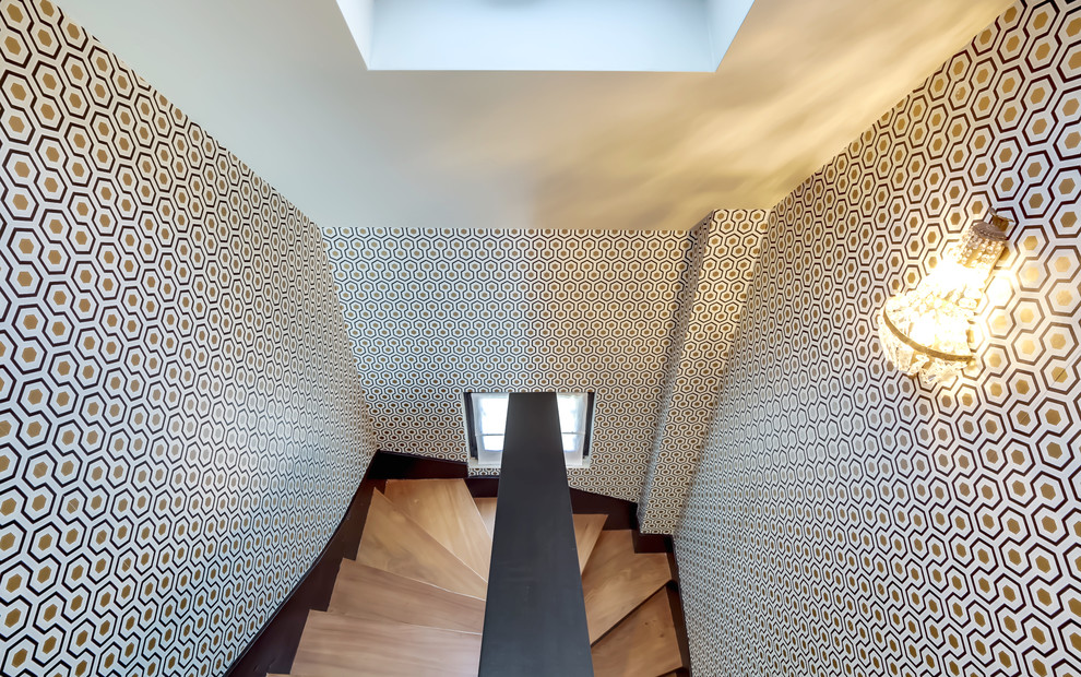 Design ideas for a modern staircase in Paris.
