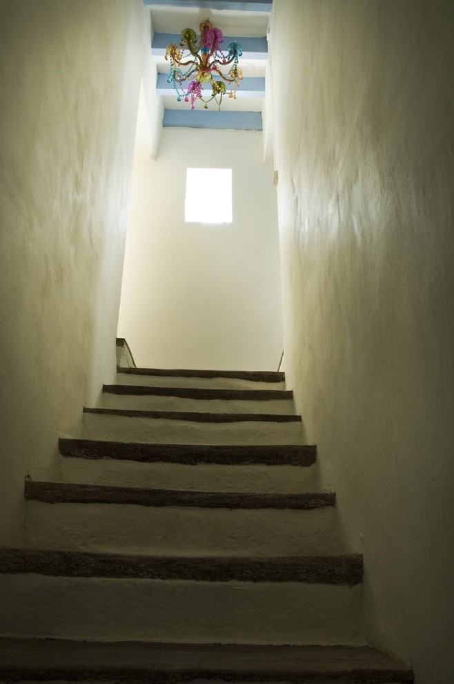 Cette photo montre un escalier éclectique.