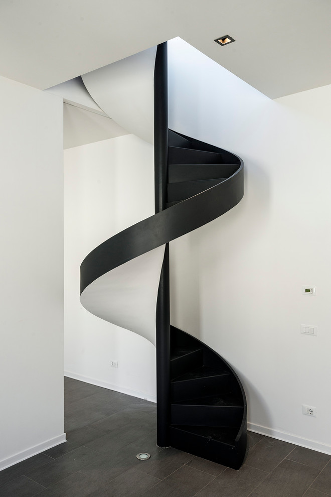 Exemple d'un escalier hélicoïdal moderne.