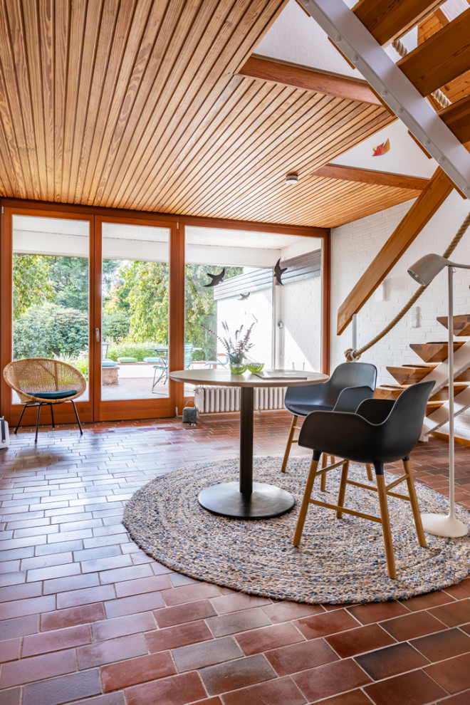 60er Jahre Haus aufgepeppt Midcentury Dining Room Bremen by doppelpunktdesign GbR Houzz