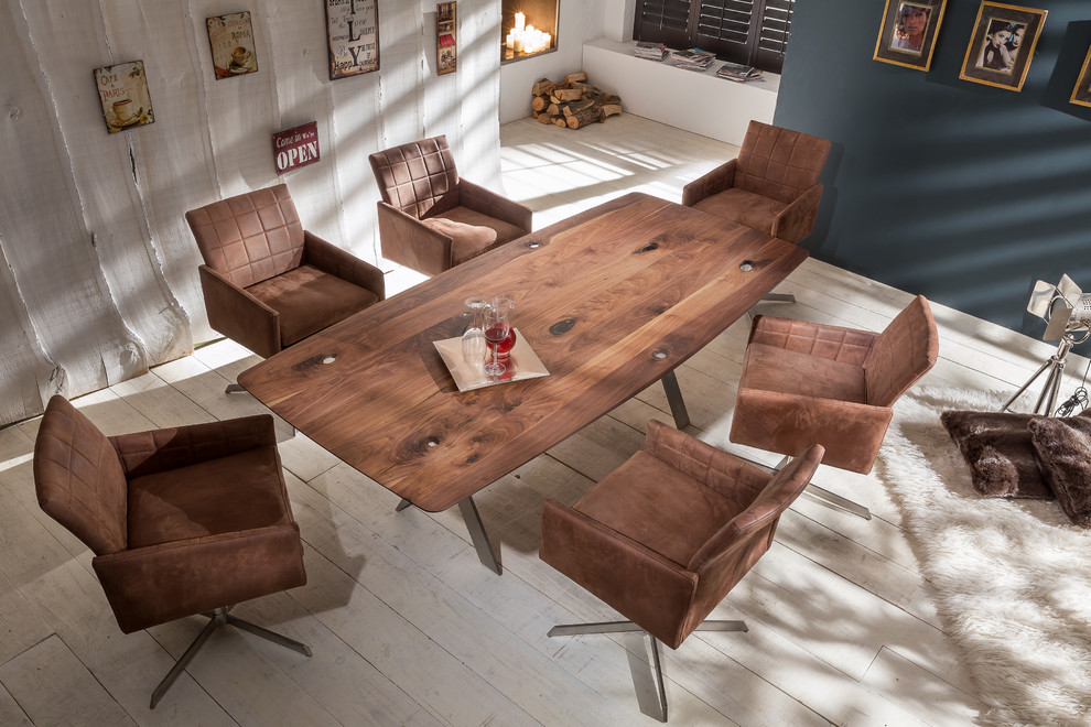 Hochwertige Esszimmer-Möbel mit Massivholztisch und bequemen Sesseln