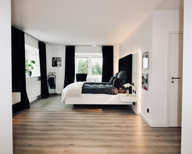 Schwarz-weiß wohnen - Modern - Schlafzimmer - Sonstige - von Fanenbruck  GmbH & Co. KG | Houzz