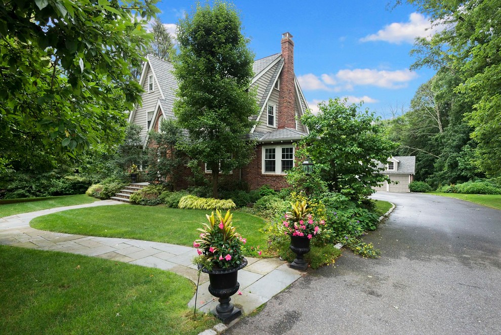 107 Love Lane, Weston, MA 02493 Traditional Exterior Boston by