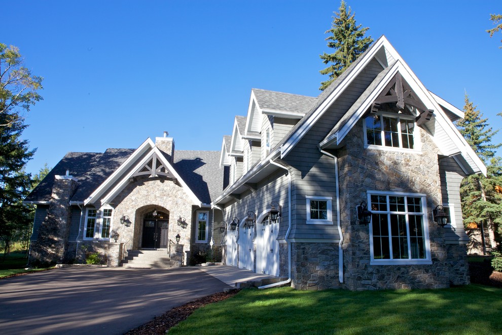 11 Hawk's Landing, Priddis, AB Traditional Exterior Calgary by