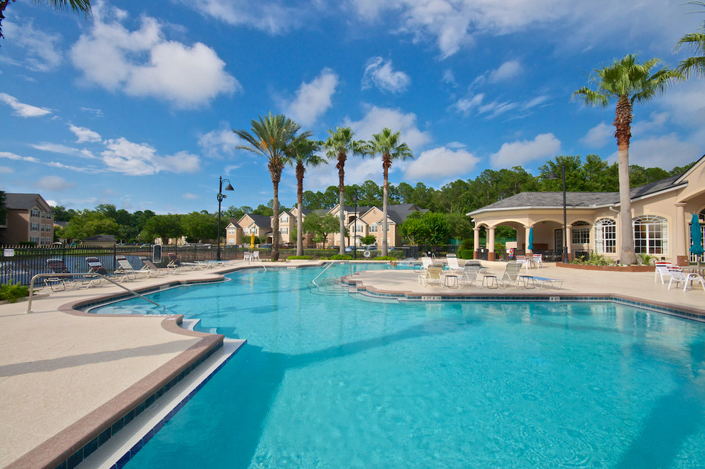 Example of a classic pool design in Jacksonville