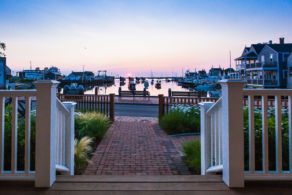 14 Easy St. Nantucket Beach Style Exterior Boston by Jonathan