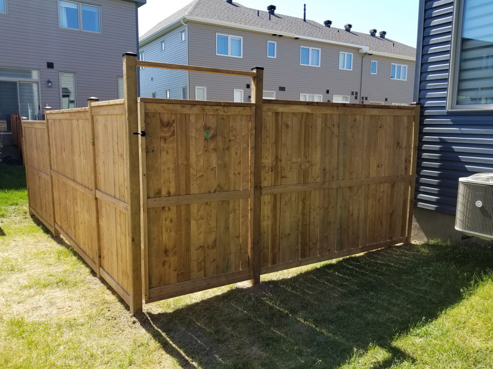 150' of MicroPro Sienna Brown PT Fencing Traditional Exterior