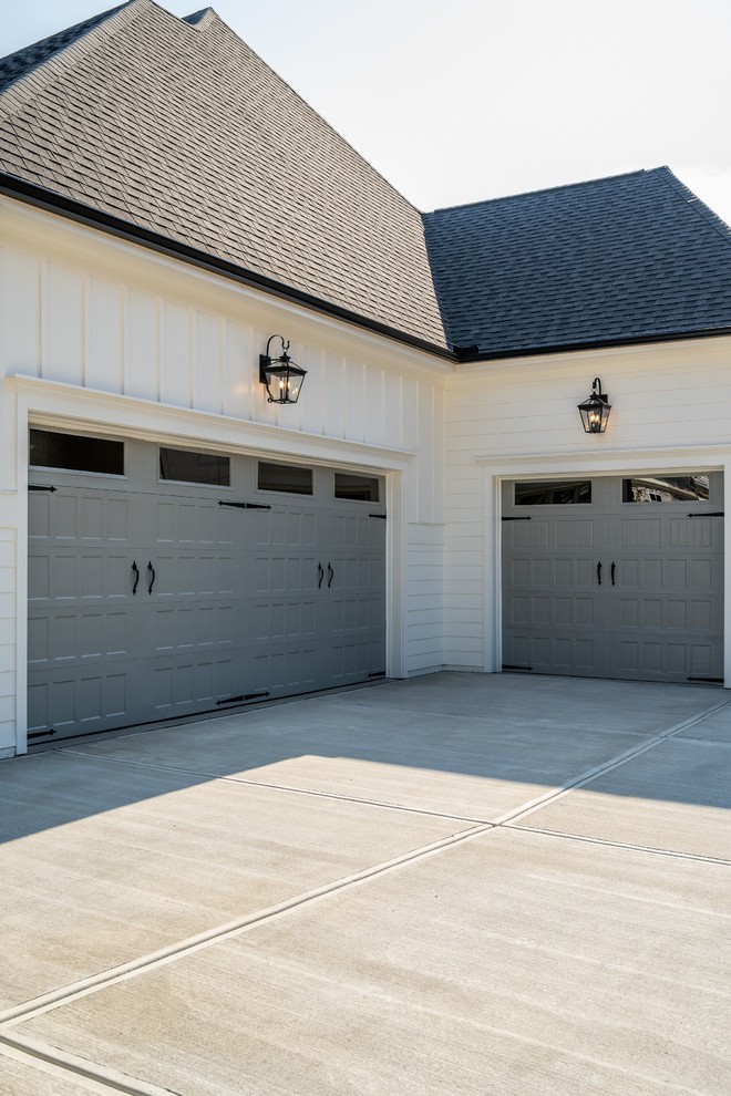 Design ideas for a large modern garage in Raleigh.
