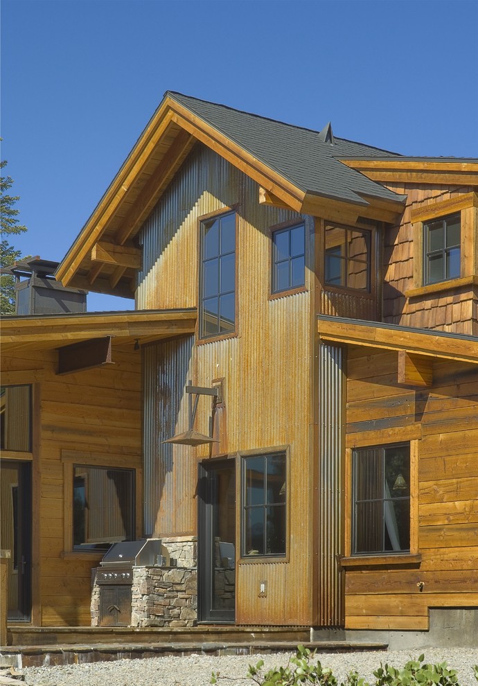 Example of a mountain style exterior home design in Sacramento