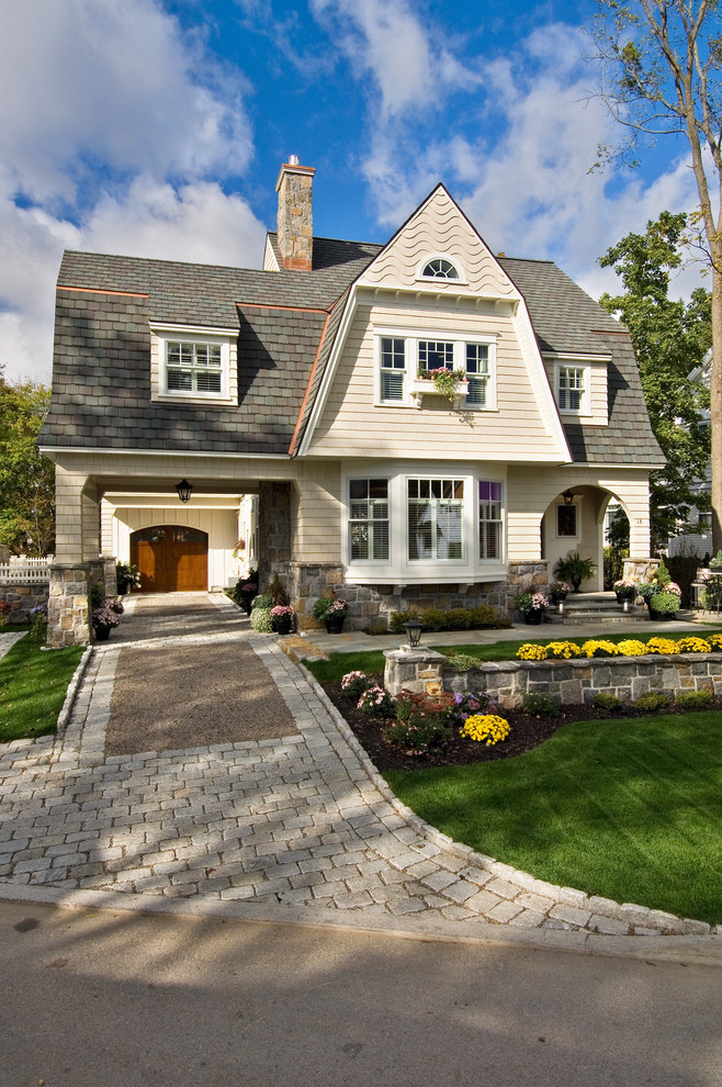 Inspiration for a traditional house exterior in New York.