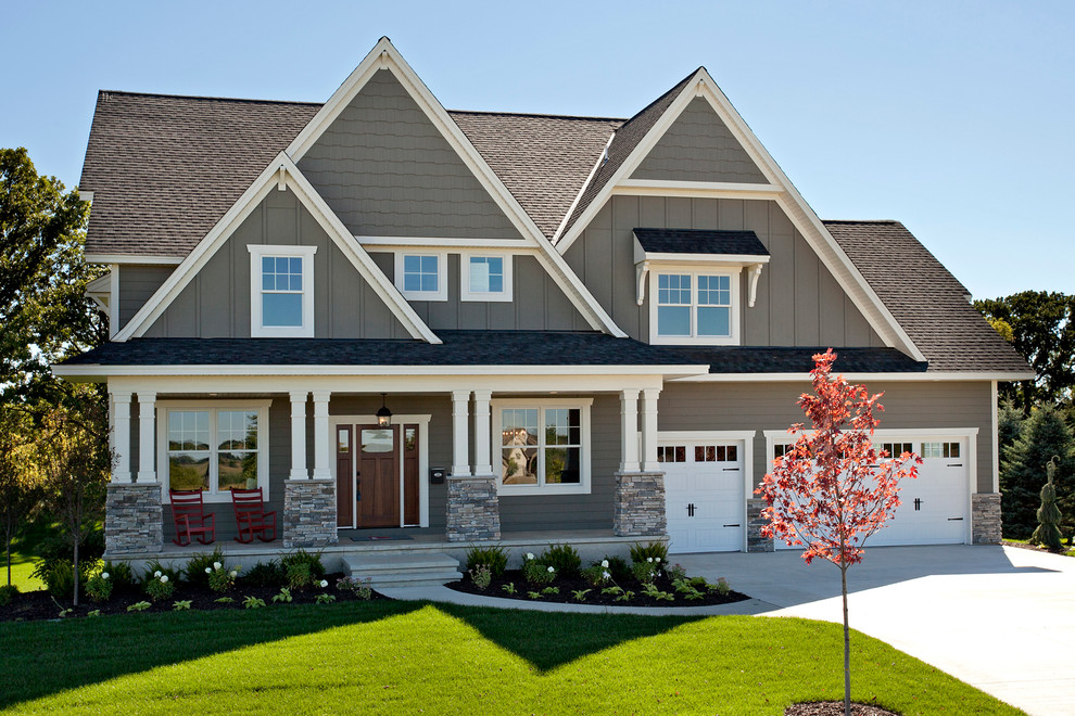 Inspiration for a traditional house exterior in Minneapolis.