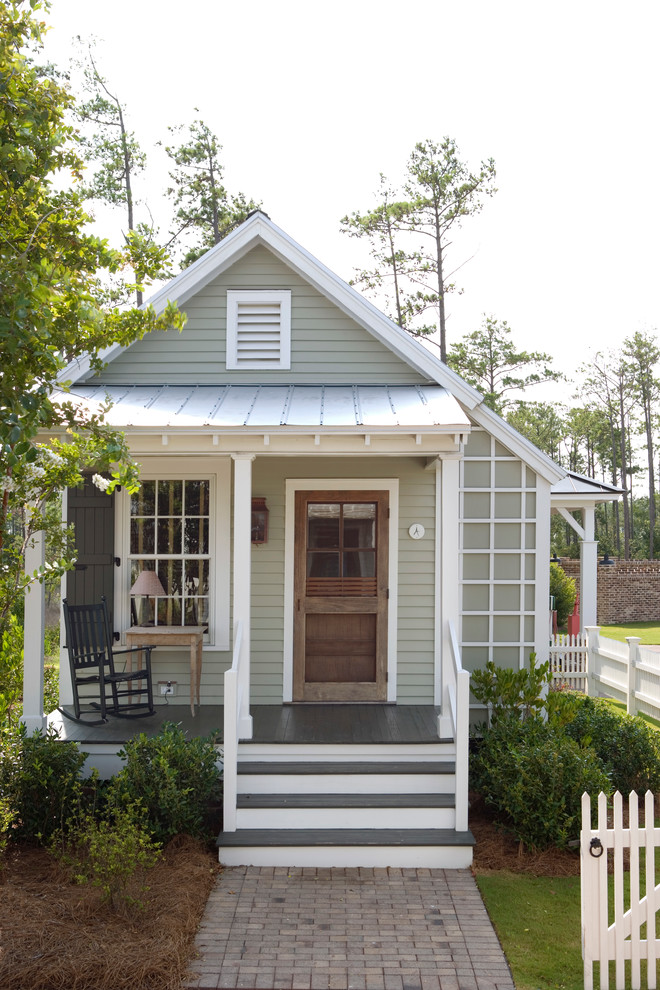 Inspiration for a small cottage gray one-story exterior home remodel in Atlanta