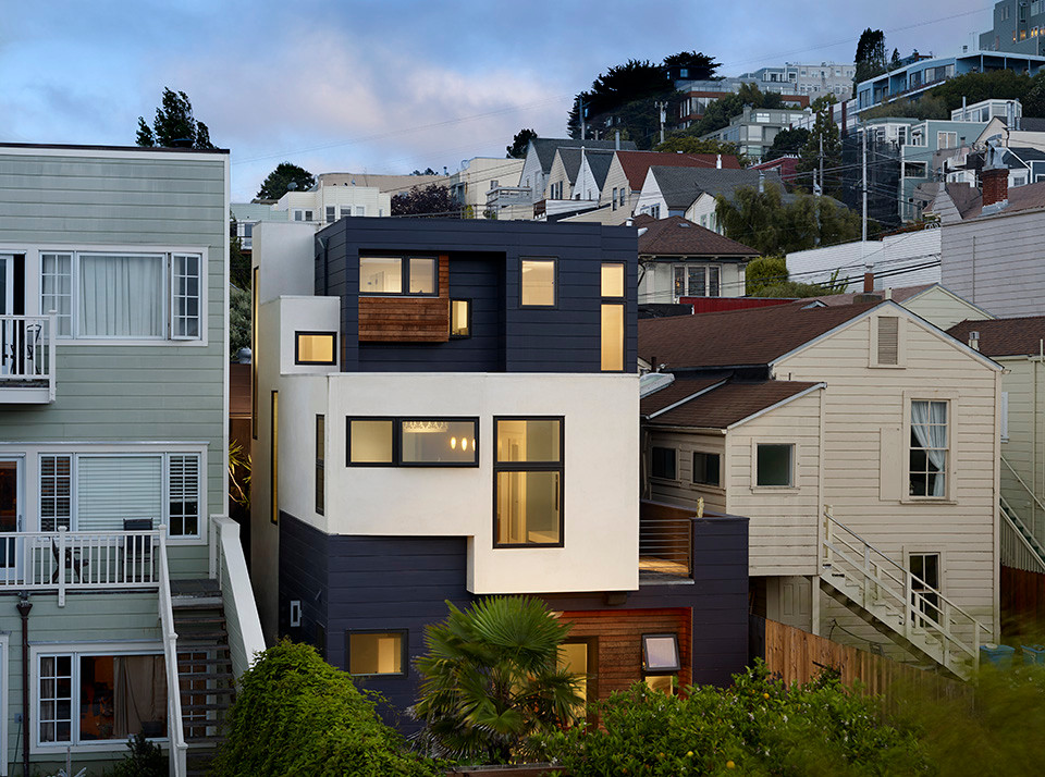 Large trendy exterior home photo in San Francisco