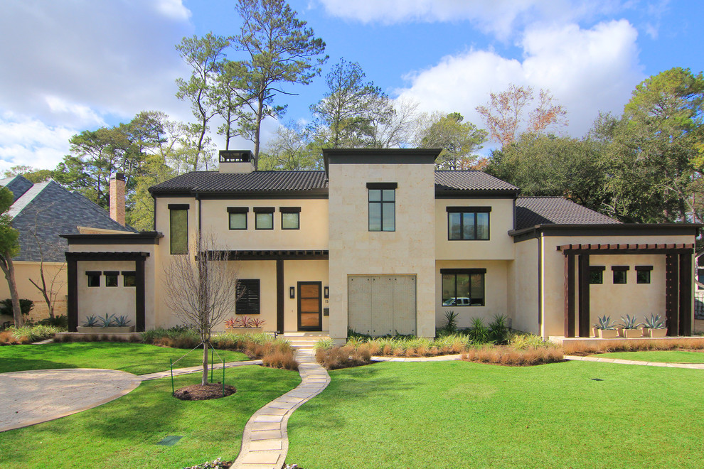 Photo of a contemporary house exterior in Houston.