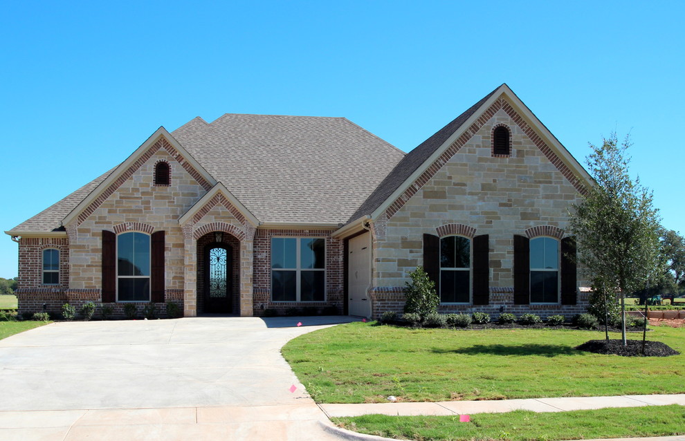 3204 Ferry Boat Lane Granbury, Texas Transitional Exterior Dallas