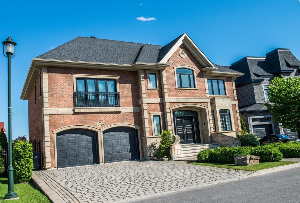 STLAURENT, QC Traditional Exterior Montreal by Che Crockatt