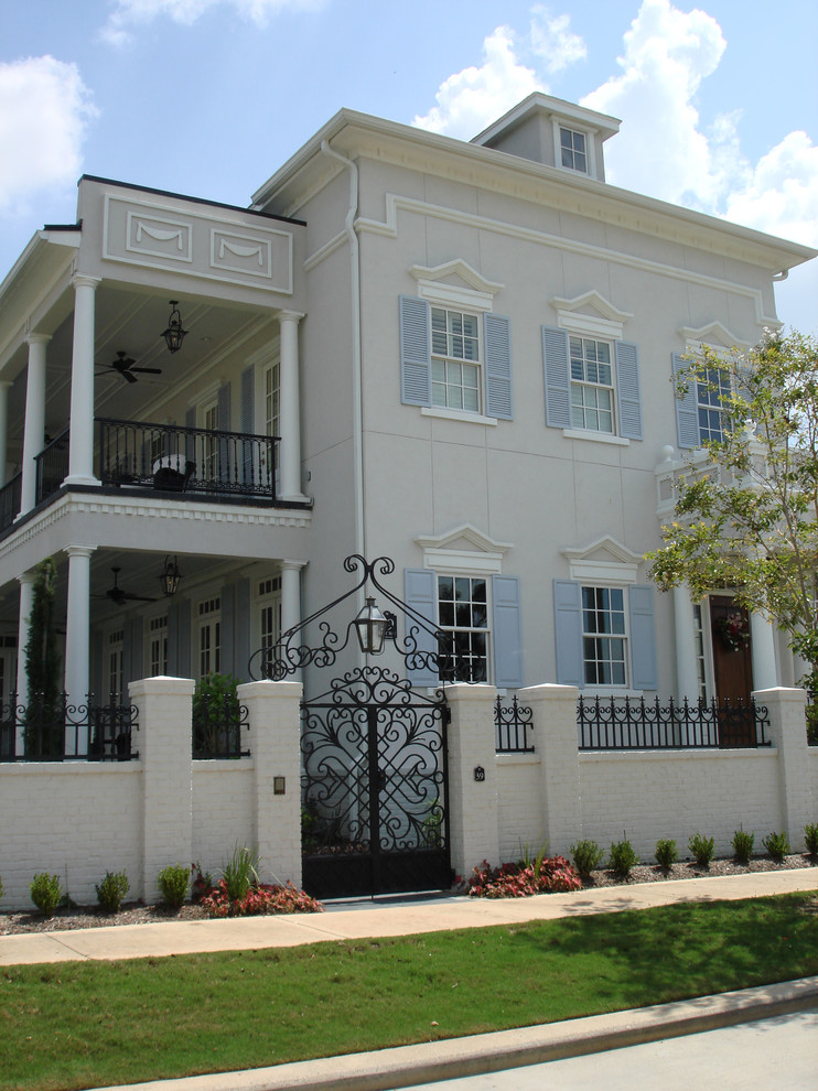 39 East Bay Boulevard Traditional Exterior Houston by DvL