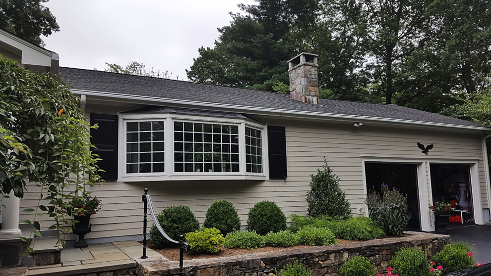 6 1/4" James HardiePlank Lap in Cobblestone Traditional Exterior