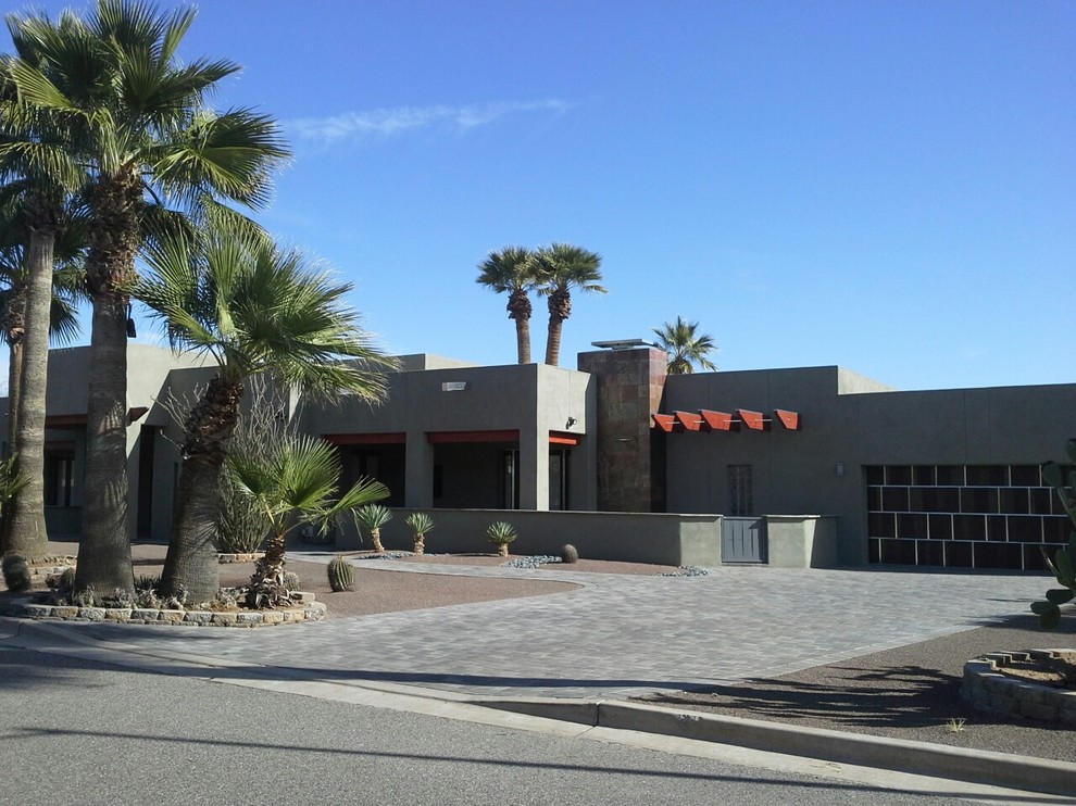 Photo of a modern house exterior in Phoenix.