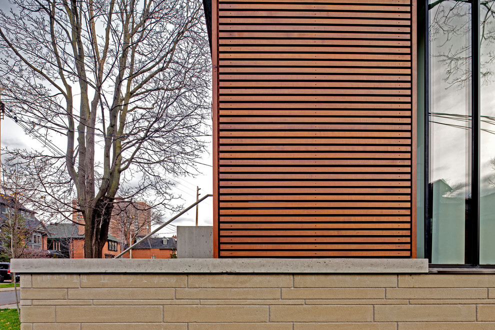 Inspiration for a modern house exterior in Toronto.
