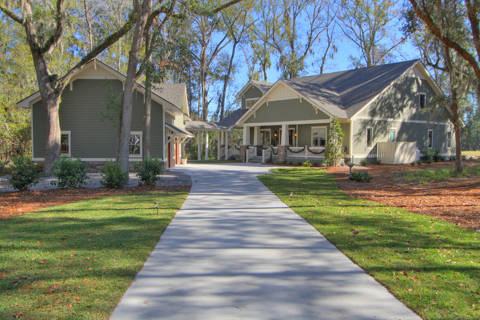 Inspiration for a craftsman concrete fiberboard gable roof remodel in Atlanta