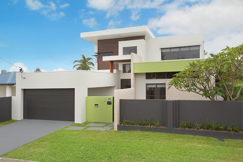 Inspiration for a contemporary house exterior in Gold Coast - Tweed.