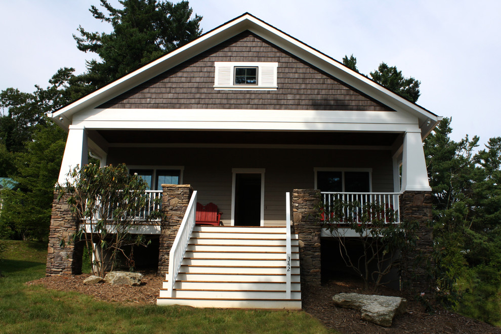 This is an example of a traditional house exterior in Atlanta.