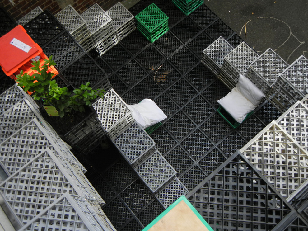 Inspiration for a contemporary exterior home remodel in Melbourne