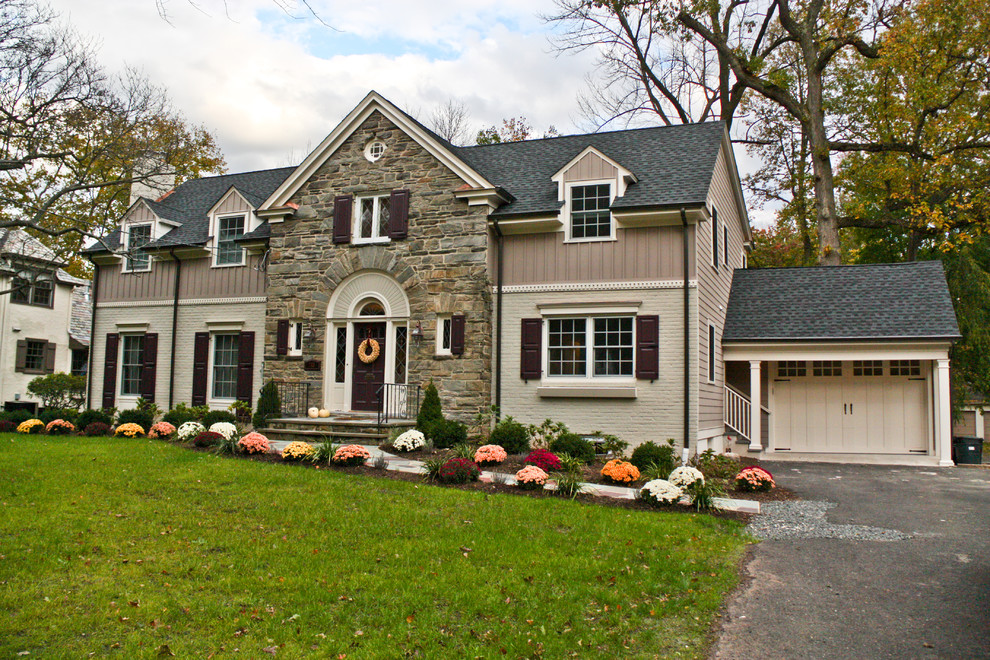 Design ideas for a classic house exterior in Newark.