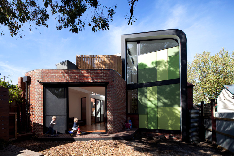 Mittelgroßes, Zweistöckiges Modernes Haus mit Mix-Fassade in Melbourne