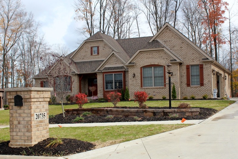 Traditional exterior home idea in Cleveland